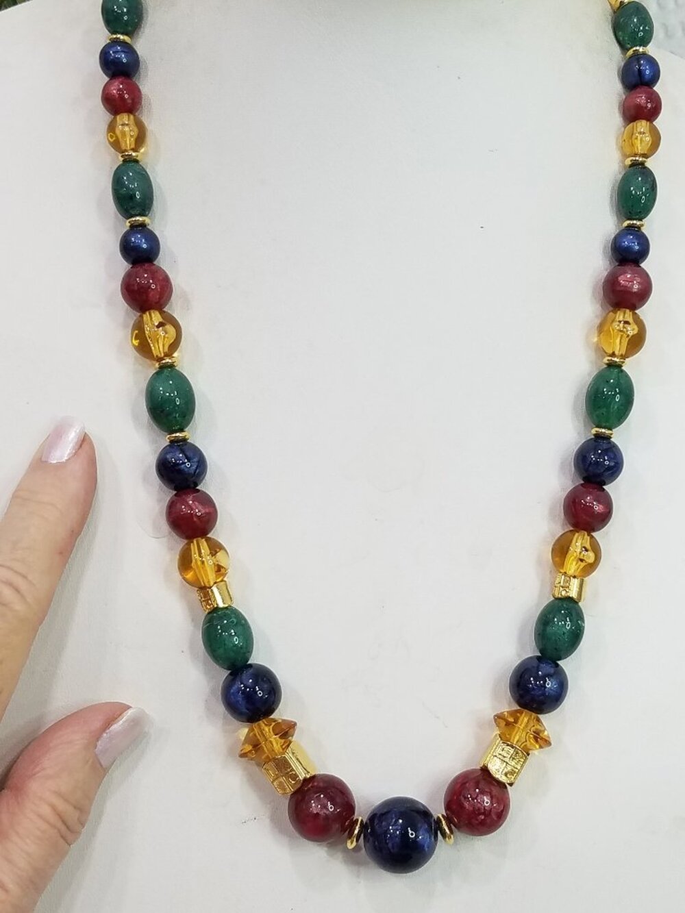 Vtg  Liz Claiborne Lci Jewel Tone Lucite Bead Necklace Gold Tone Runway Couture
